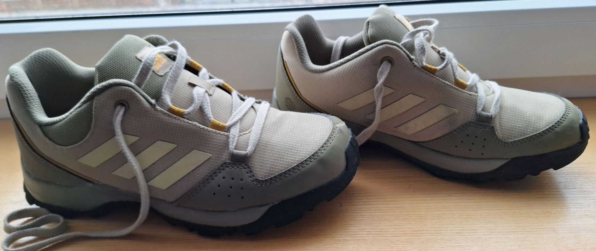 Buty dziecięce trekingowe Adidas 37