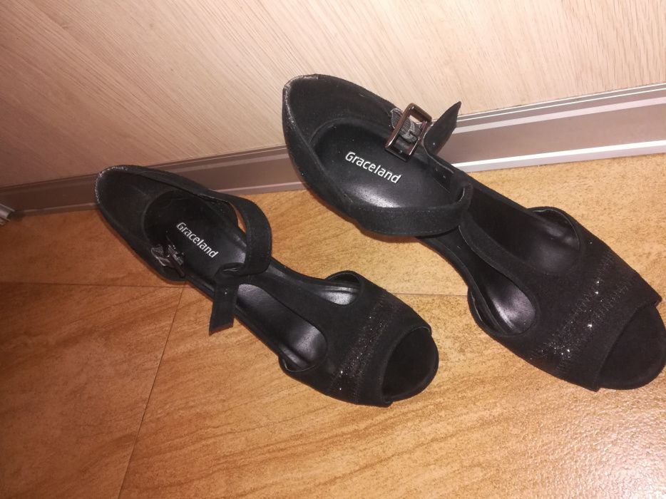 Buty szpilki wesele roz 38 NOWE