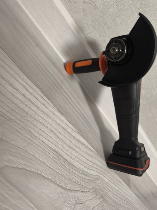 Акумуляторна шліфмашина кутова Dnipro-M DGA-200BC ULTRA з АКБ 2 а/г