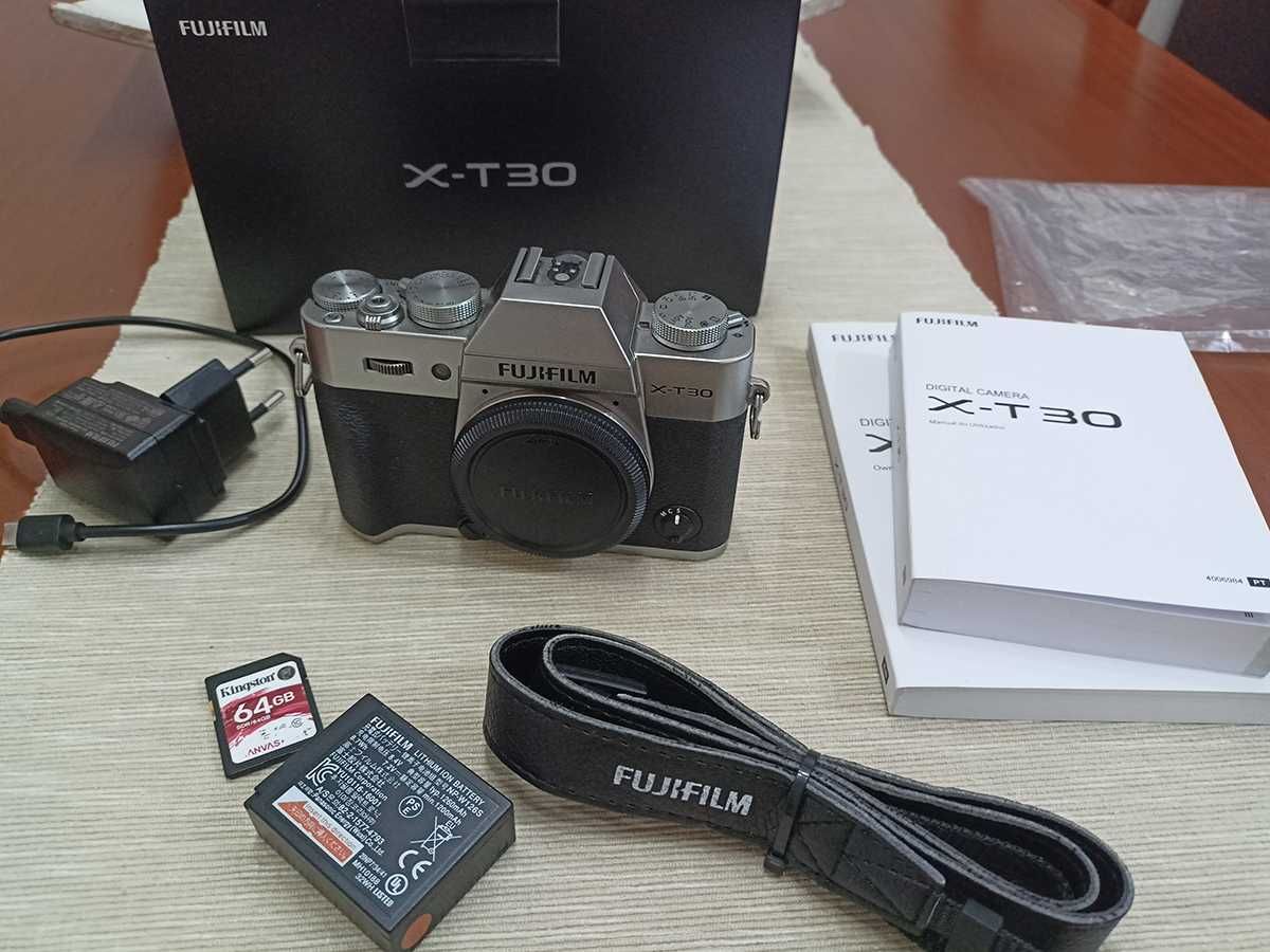 Fujifilm X-T30  (26.1 MP)"c/Nova" c/ 3 mil disparos + Punho Metálico