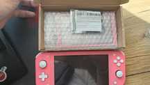 Nintendo switch lite 64gb.