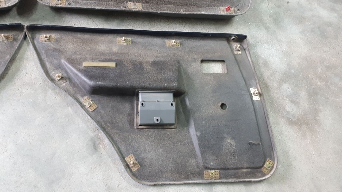 Forras/ quartelas Opel Corsa-A TR quatro portas