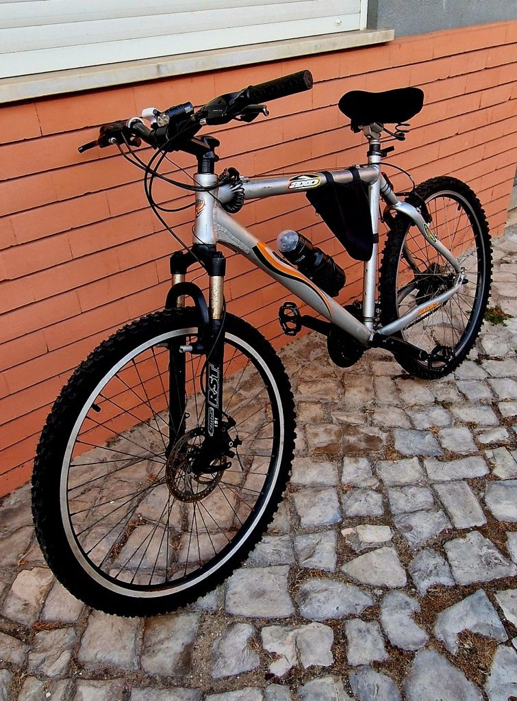 Bicicleta usada bom estado