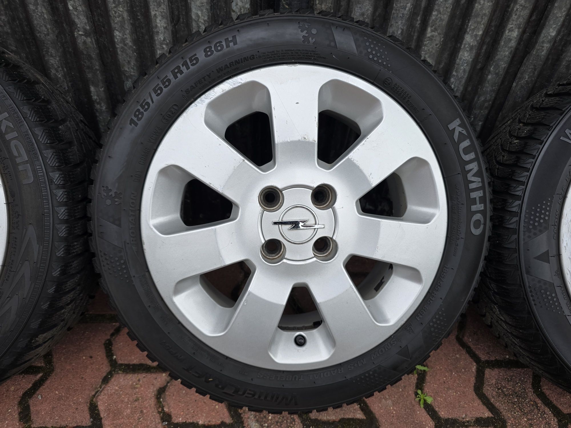 Felgi z oponami 185/55R15 Opel Tigra 4x100 Astra Combo Corsa Meriva