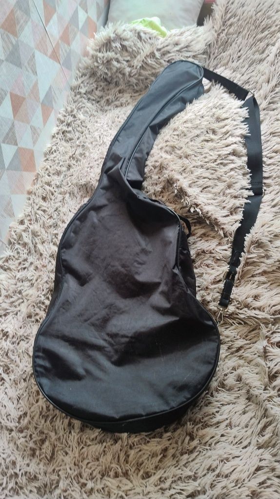 Gitara klasyczna używana.