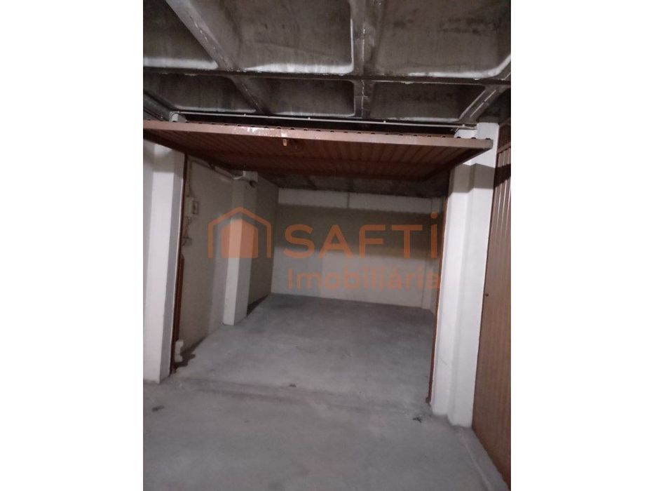 Garagem para arrendar em Torres Novas