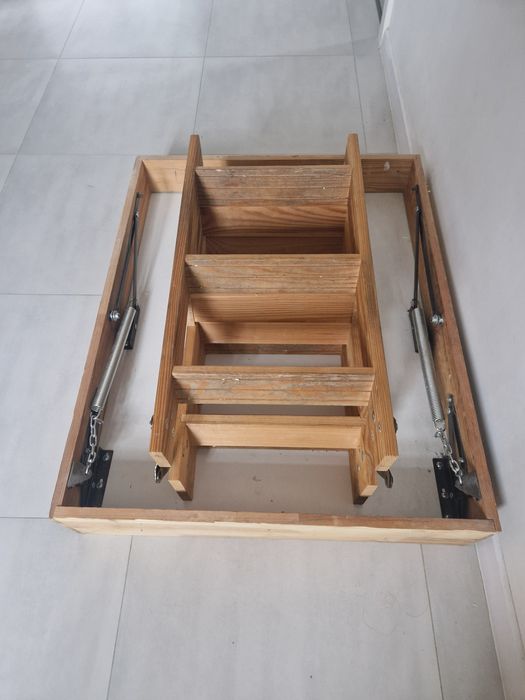 Rezerwacja Schody strychowe