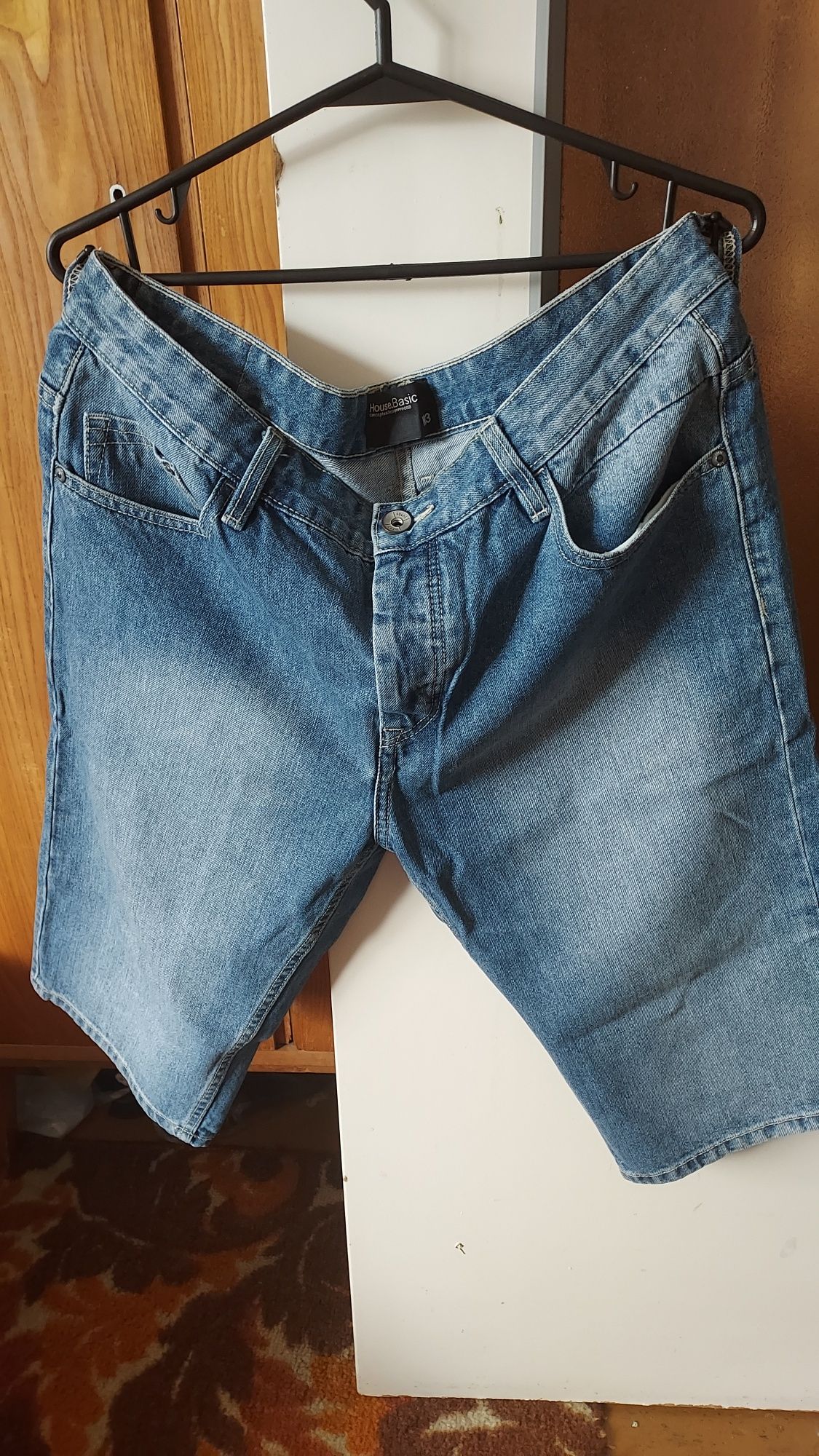 Spodenki męskie krótkie jeansowe.