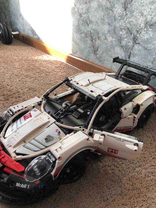 LEGO TECHNIC Porsche 911 RSR 1580 деталей (42096)