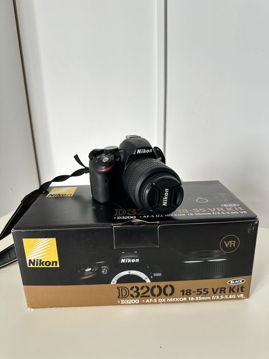 Продам фотоапарат Nikon d3200+обʼєктив 18-55