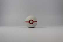 PremierBall – Kolekcjonerska figurka Pokémon, idealna na prezent!