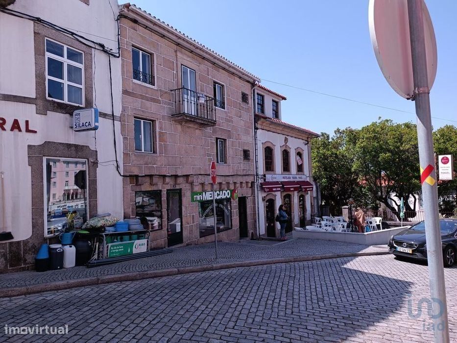Prédio T6 em Gouveia de 240,00 m2