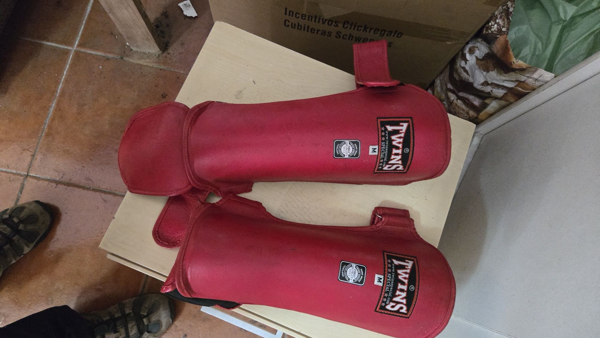 Caneleiras de kickboxing ou taekwondo