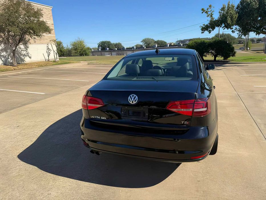 Volkswagen Jetta      2016