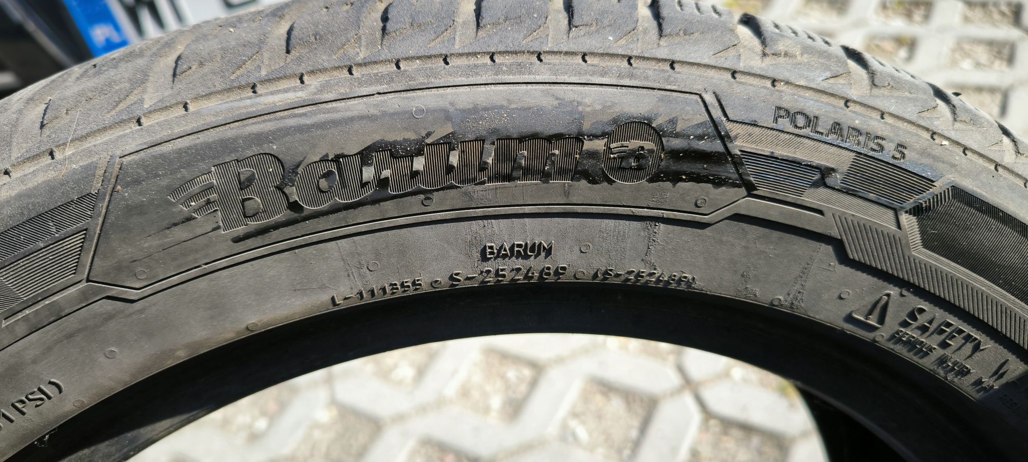 Sprzedam opony zimowe Barum Polaris 5 225/50r17