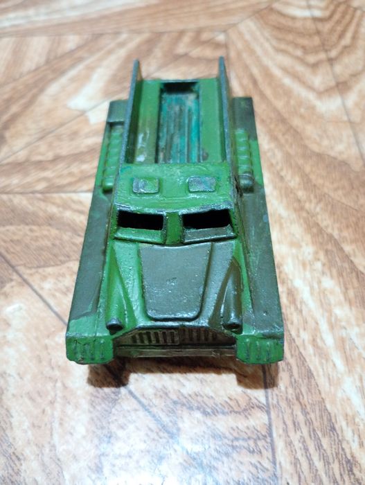 Тягач всюдихід моделька