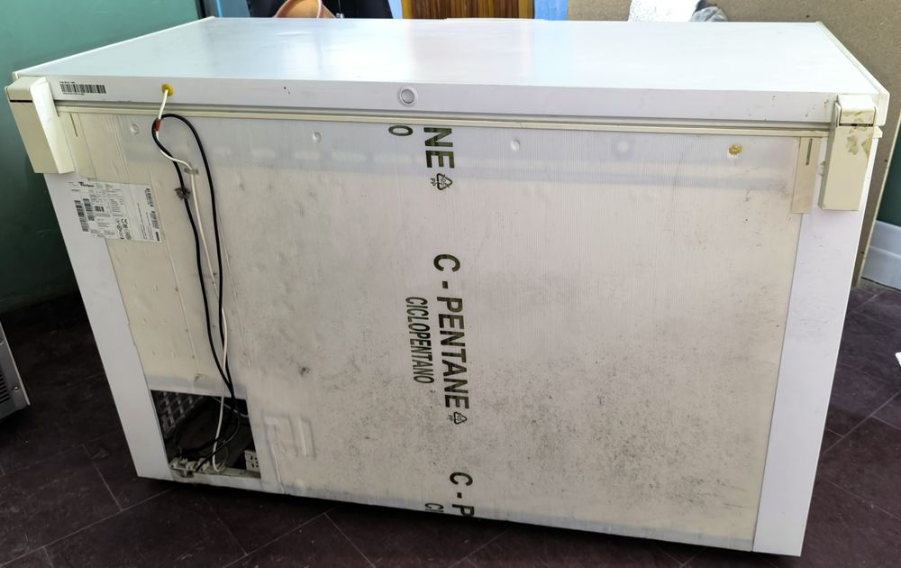 Продам морозильная камера whirlpool