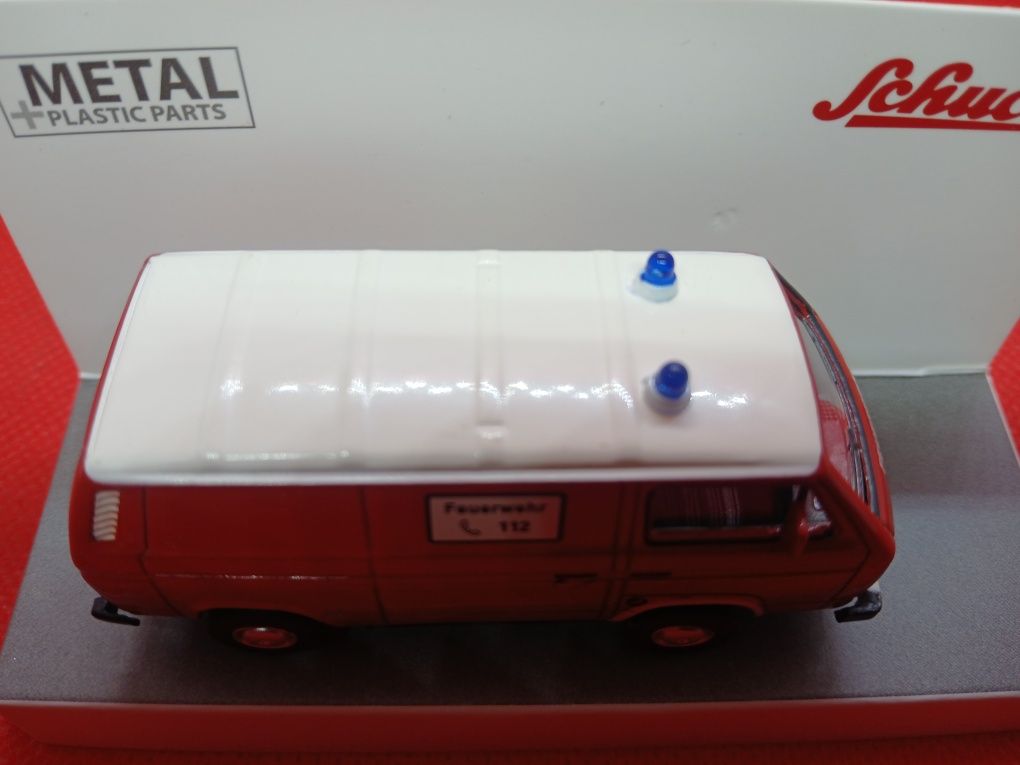 Miniatura 1-64 VW  T3 dos Bombeiros  da Shuco nova
