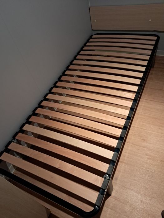 Cama e colchão incluido