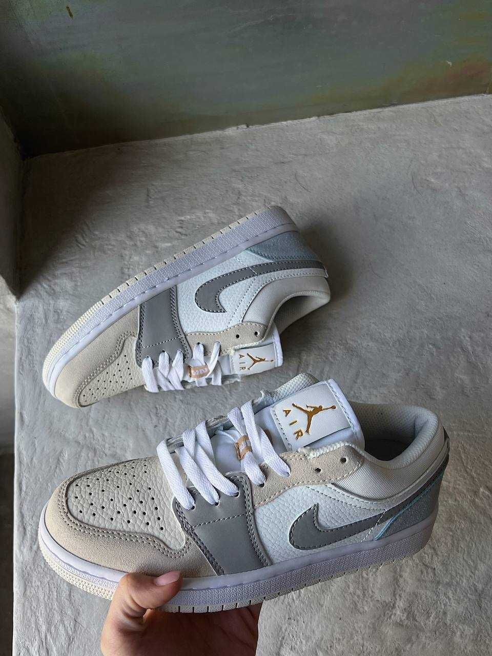 Чоловічі кросівки Nike Air Jordan 1 Low білий з бежевим сірим  NJ036