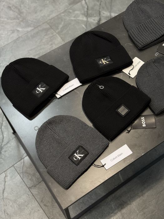 Чоловіча брендова шапка