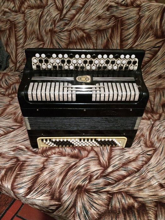 Продам тульські баяни.