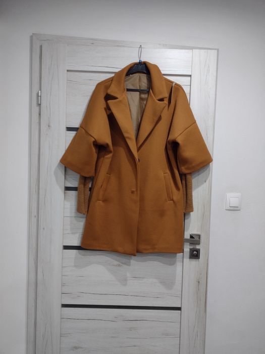 Sprzedam nowy karmelowy płaszczyk