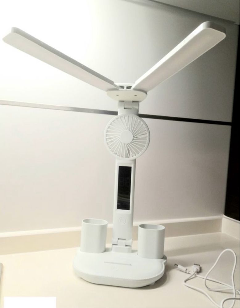 Candeeiro luz led com ventilação