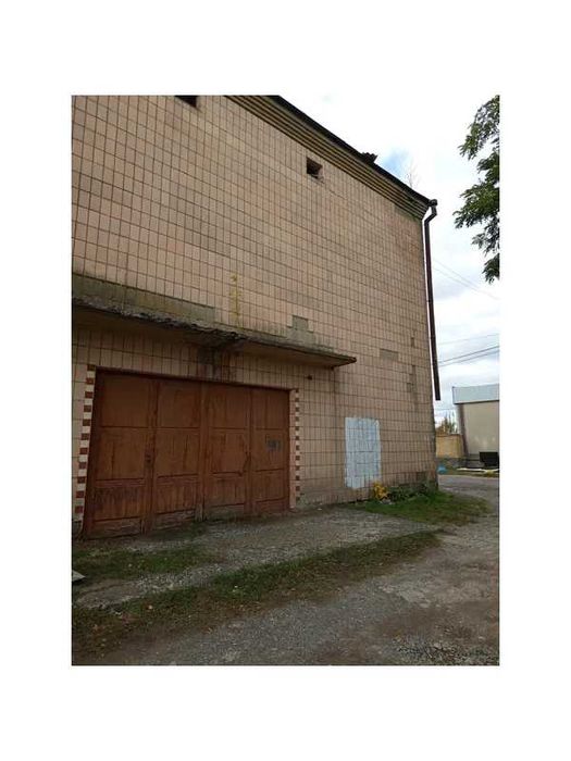 Частина будівлі кінотеатру, 691,5 кв. м, площа Миру, 5