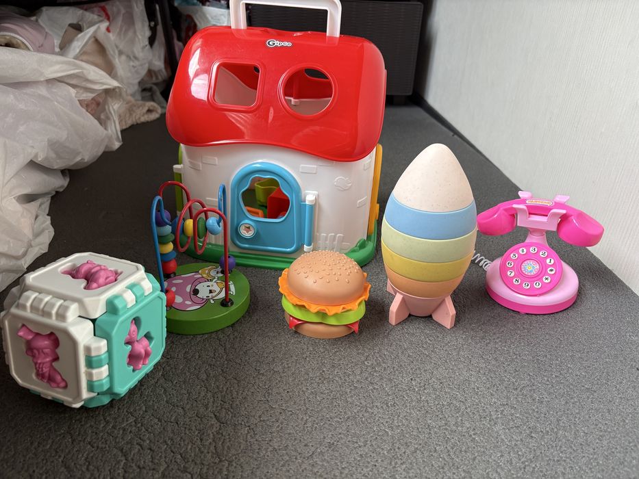 Іграшки для маленьких розвиваючі телефон сортер