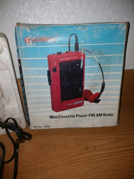 Mini Cassette Player FM/AM Radio vintage