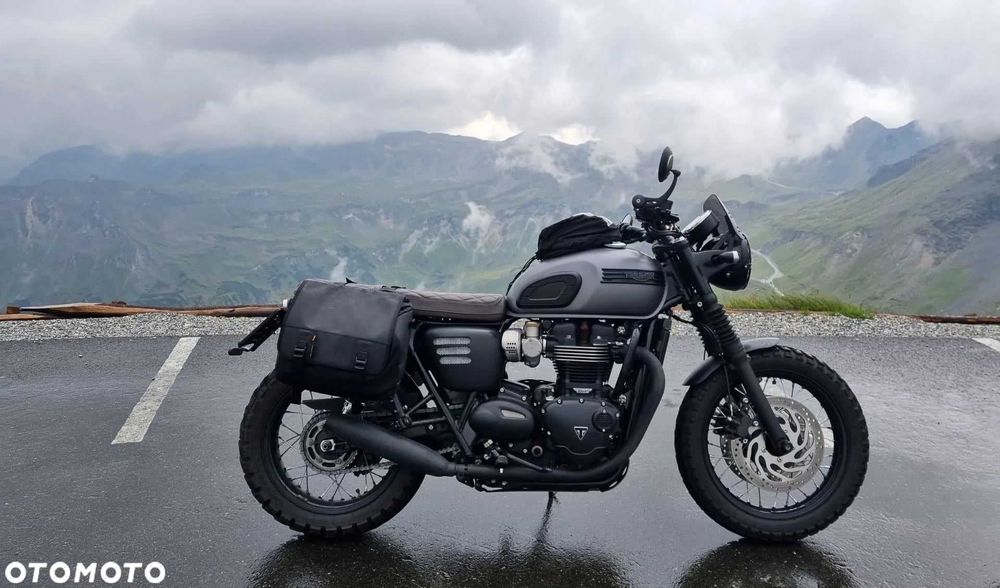 Triumph Bonneville T120 Black Salon PL custom scrambler