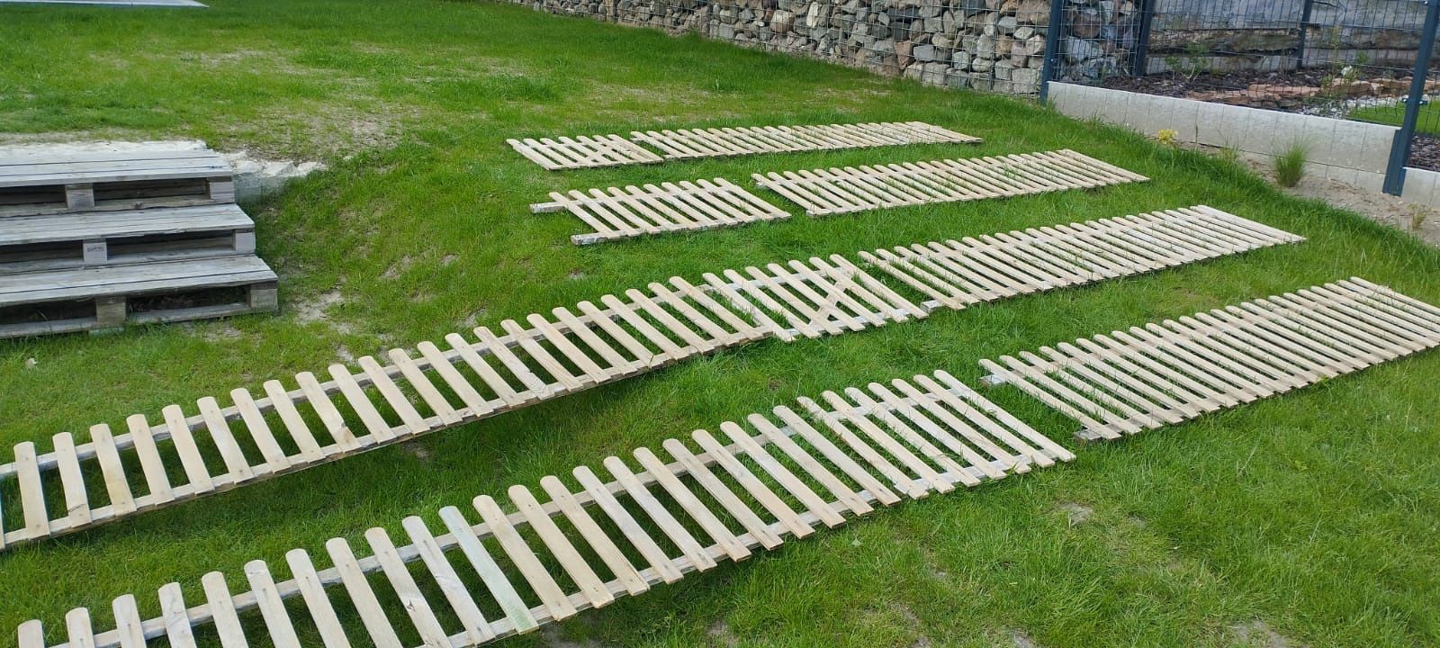 Płotek ogrodowy drewniany
