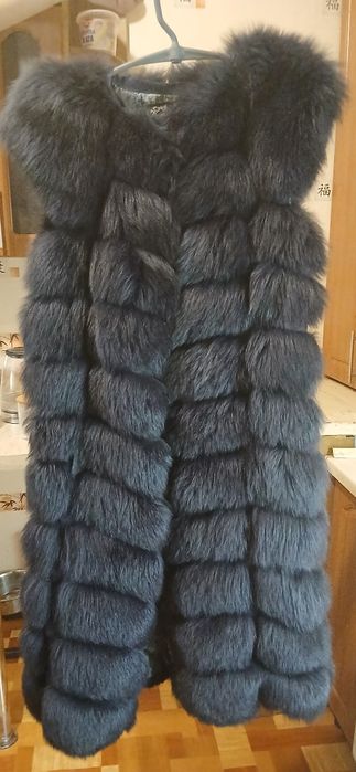 Продам меховую жилетку натуральная