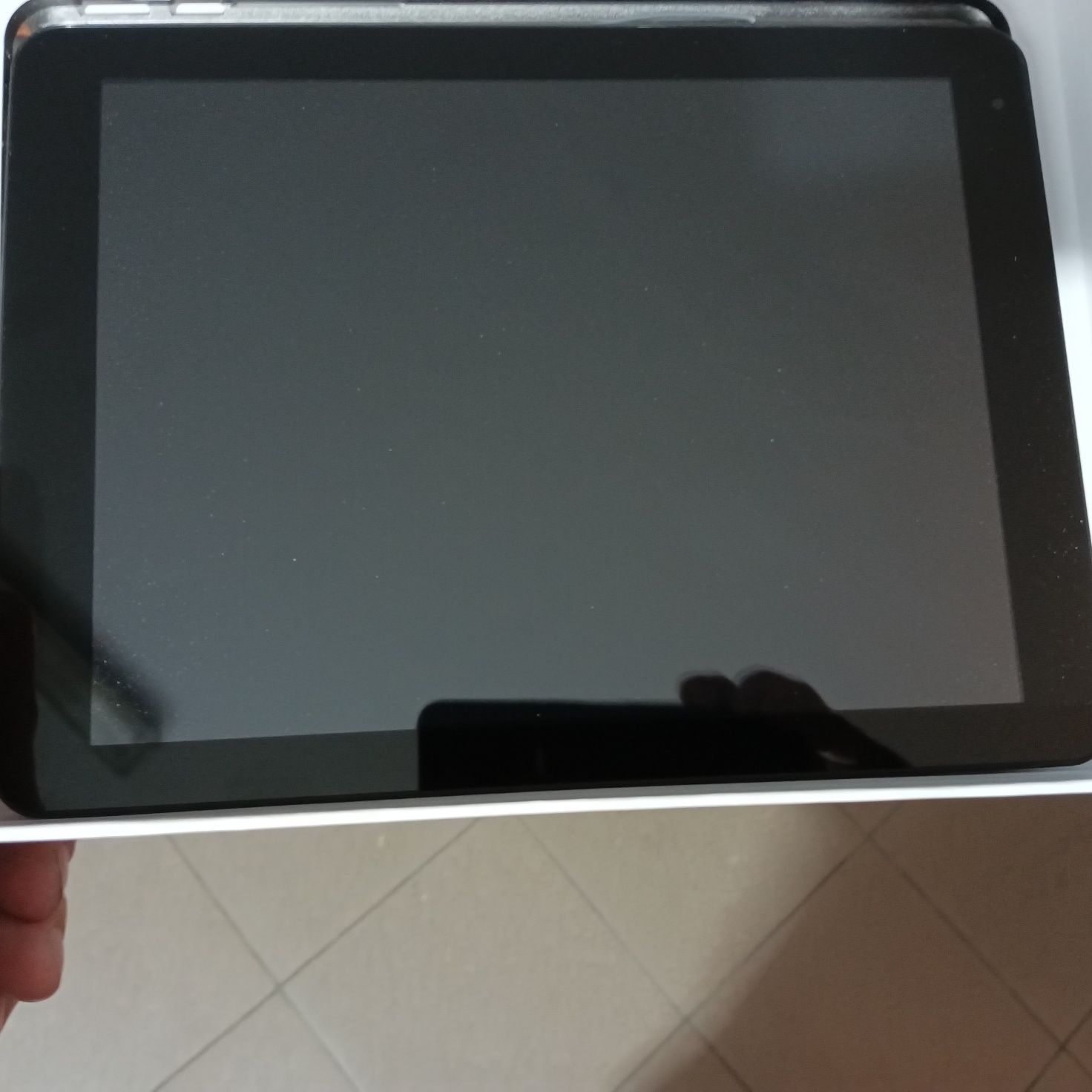Tablet Kiano uszkodzony