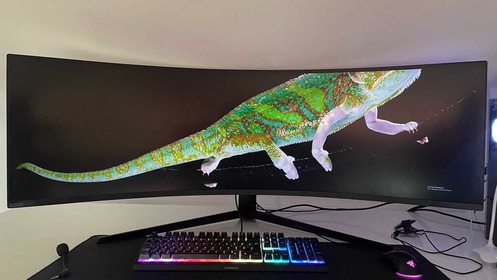 Samsung Odyssey Neo G9 – 49” Curvo 240Hz