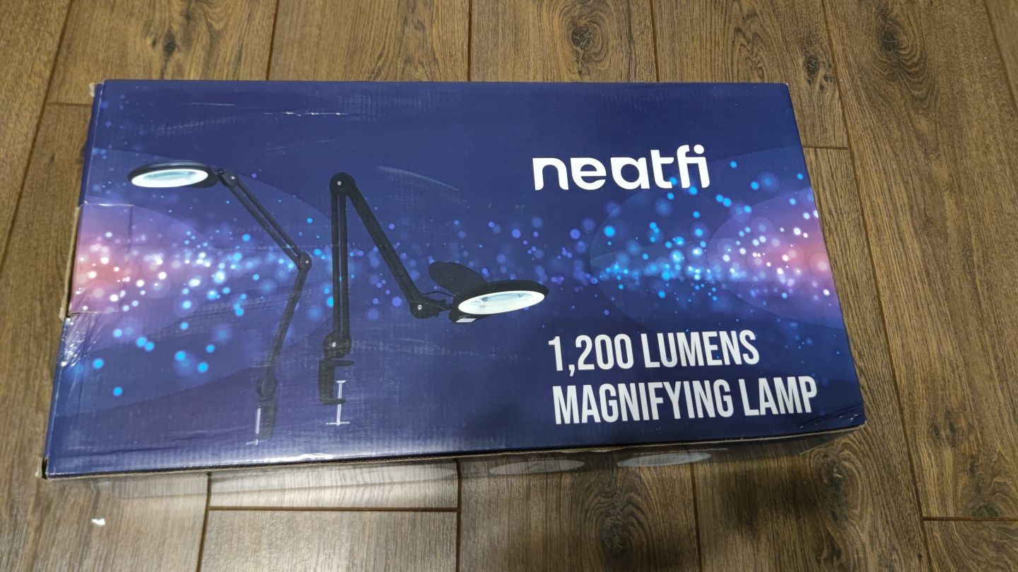 Neatfi Bifokal 1,200 lumenów super LED lampa z lupą z zaciskiem