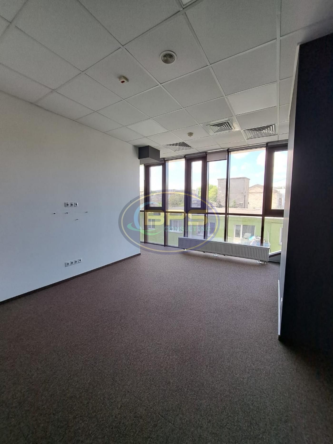 Преміальне офісне приміщення в центрі — 500 м²