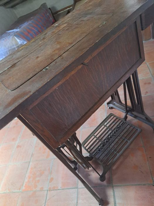 Máquina de Costura Singer n°15 antiga.