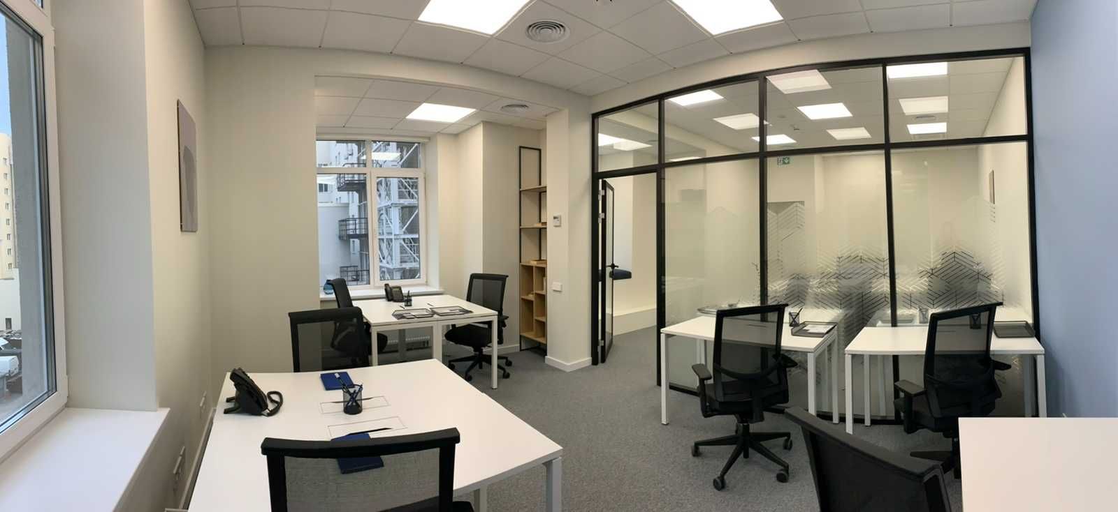 Сучасний офіс відкритого планування для 10 осіб у Spaces Maidan Plaza