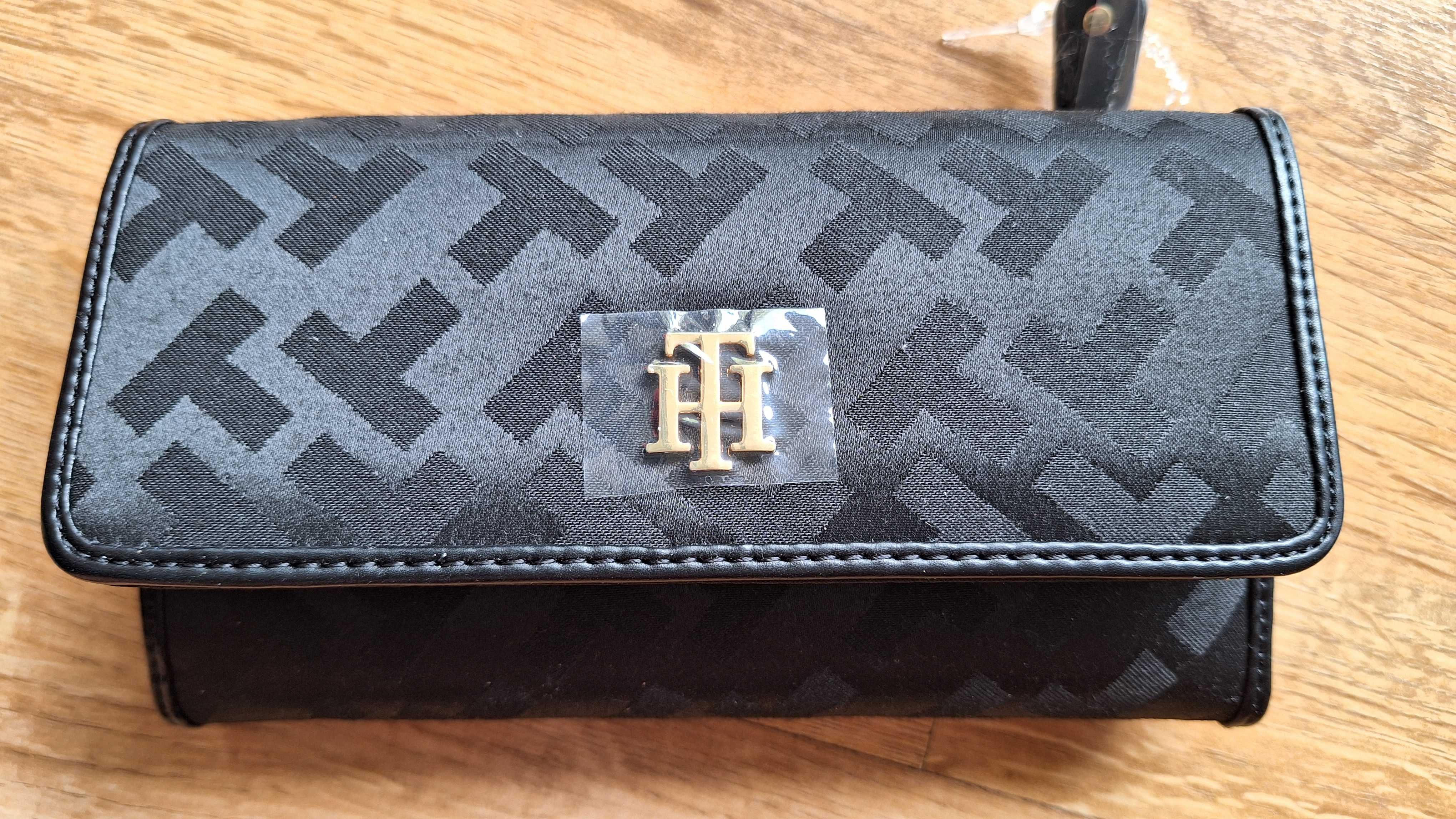 TOMMY HILFIGER portfel damski czarny NOWY 10*18*3cm Kraków