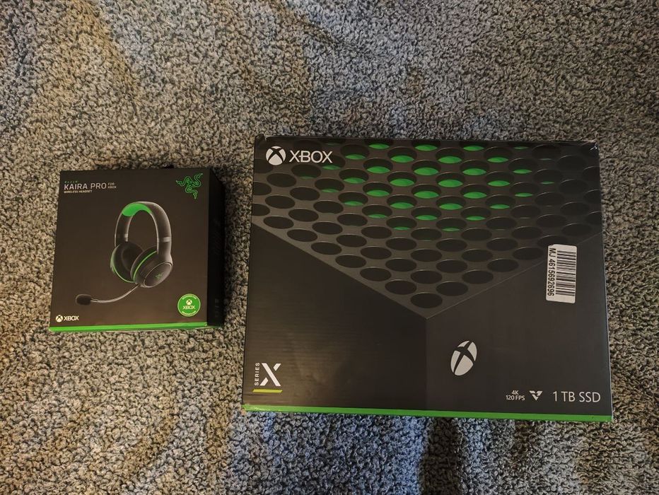 Продам Xbox series X на 1 TB + наушники Razer Kaira Pro