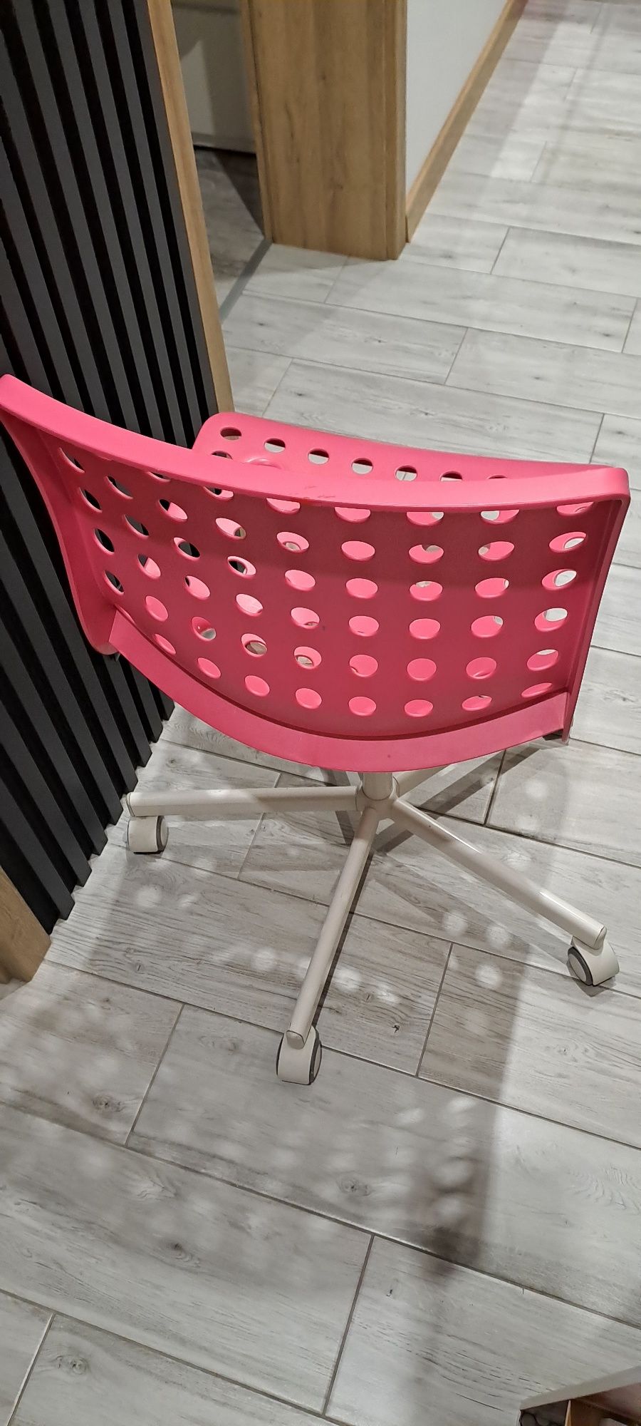 Krzesło,fotel  do biurka Ikea,różowe