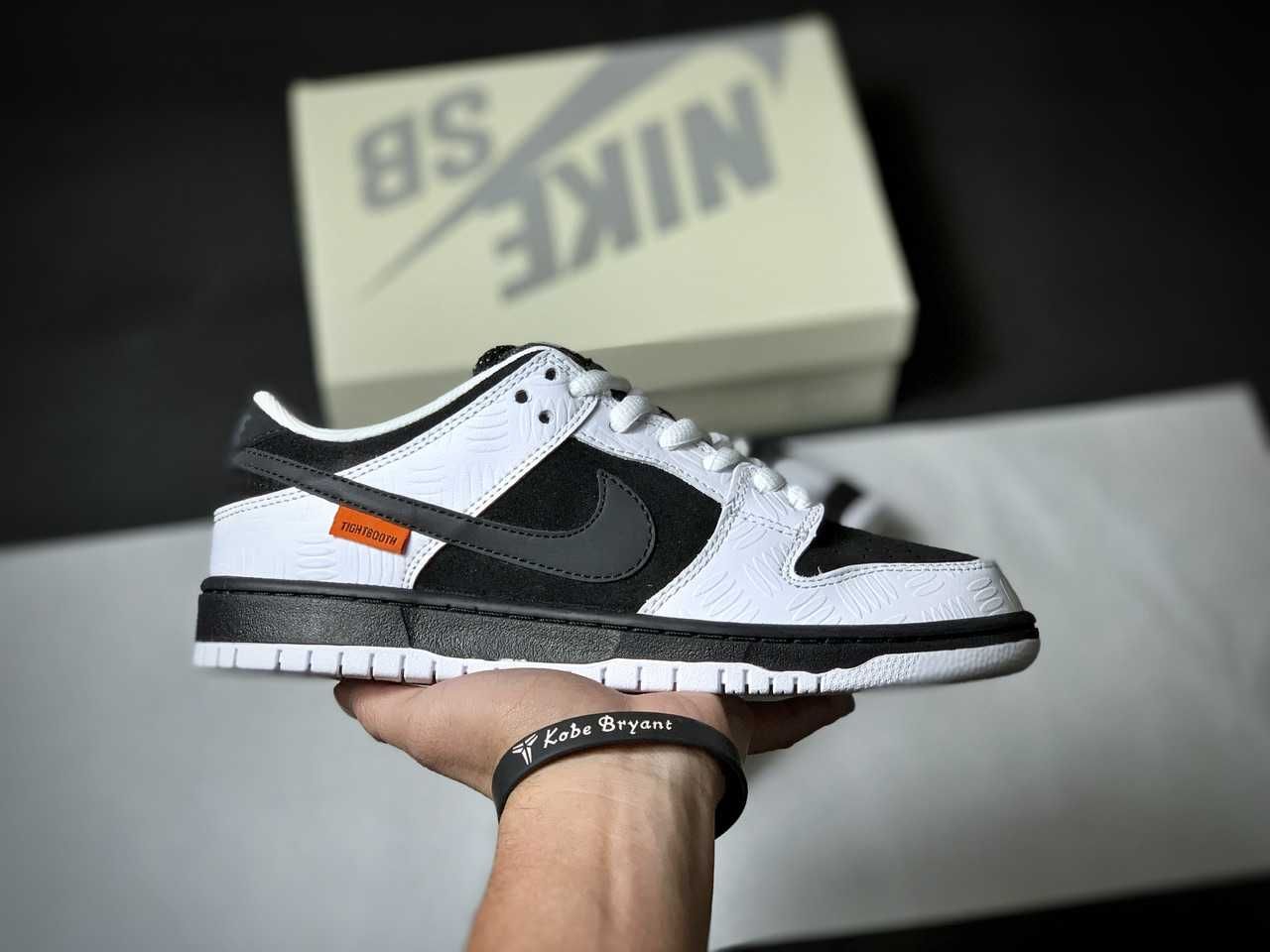 Dunk Low Tighbooth Nike Sb