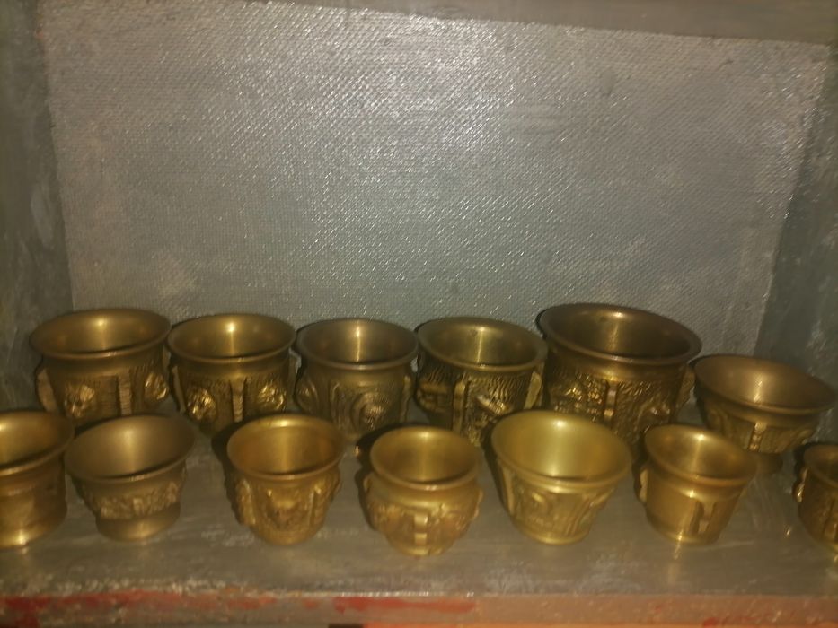 13 Almofariz de bronze por 6 € cada