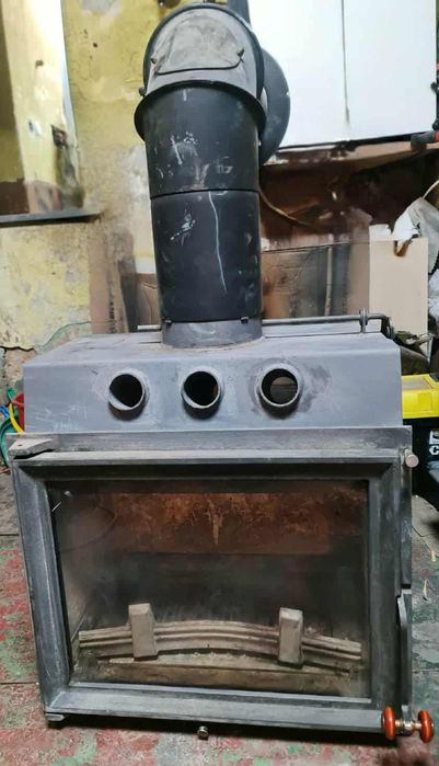 Kominek żeliwny wolnostojący