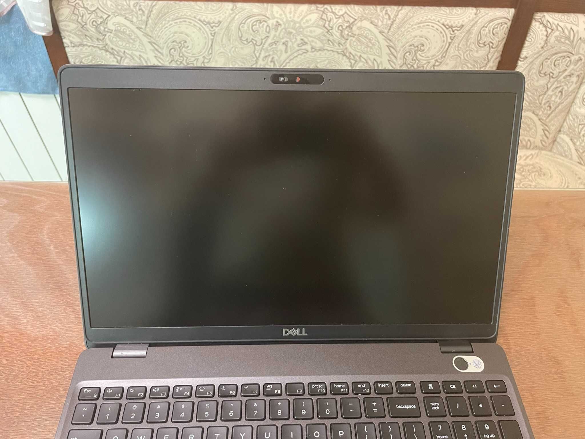 Ноутбук 15" HD Dell Latitude 5501 (i7-9850H/16/SSD256/Intel 630)