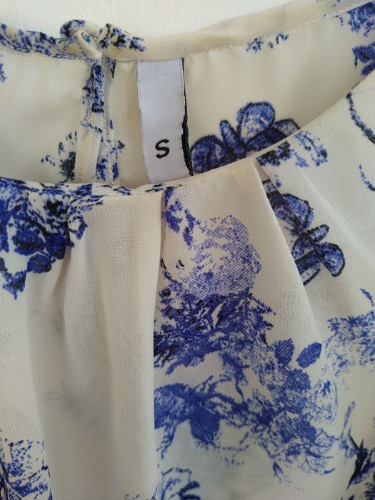 Blusa floral romântica, elegante e fluída - Boulevard - Tamanho S