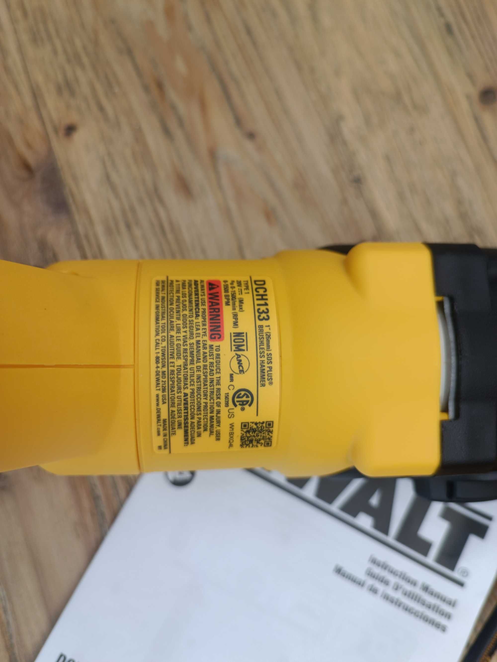 Безщітковий акумуляторний перфоратор DeWalt DCH133 з США Орігинал