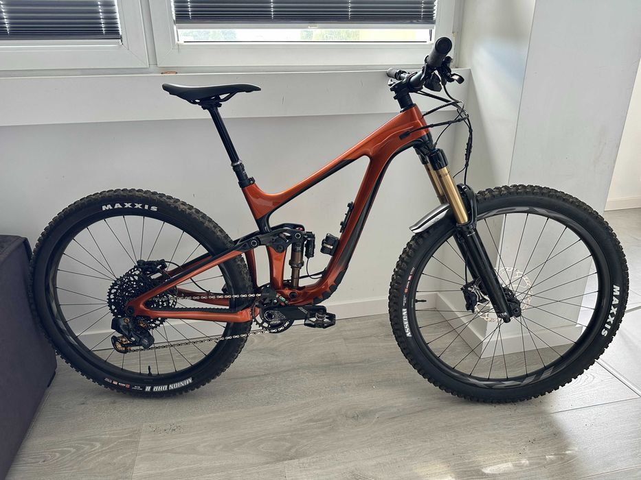 Giant Reign Advanced Pro 1 - 2022 (roz. S) MTB Enduro Fox Live Valve